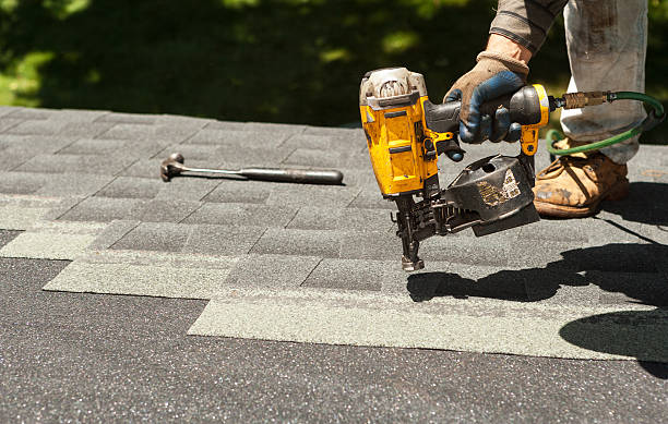 Best Roof Gutter Cleaning  in Covgton, IN